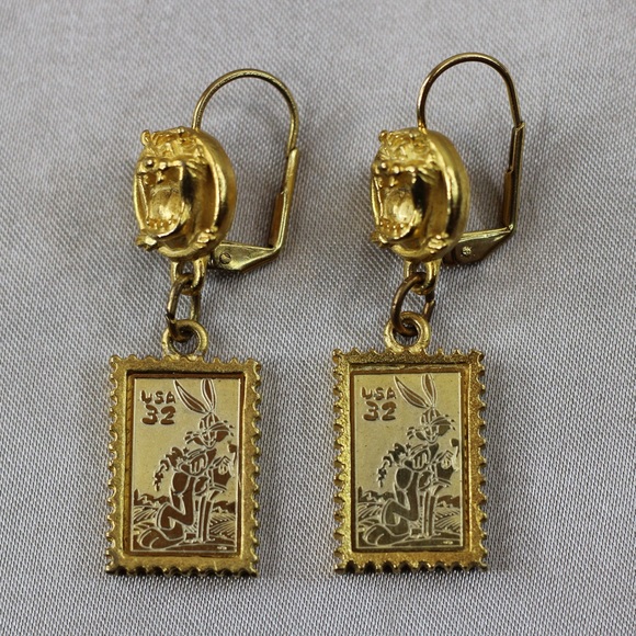 Jewelry - Disney Bugs/Taz Earrings